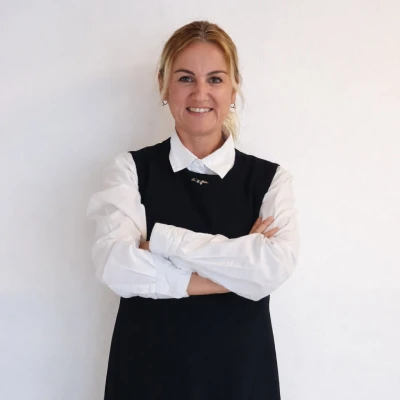 Aslı Yağlıkçıoğlu Aslı Yağlıkçıoğlu